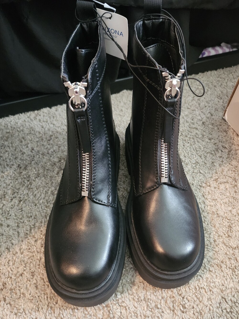 NWT Woman's Arizona Jean Co - black boots -  zipper